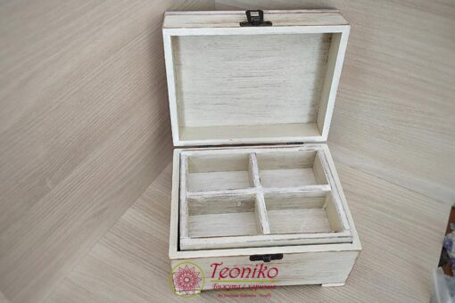 Ръчно изработена кутия за бижута в бяло, розово и сиво