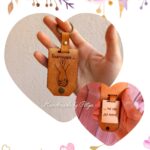 Ключодържател от естествена кожа с послание