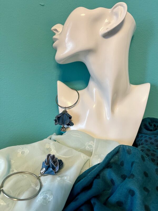Син (деним) комплект обици-халки и пръстен от кожа модел 65