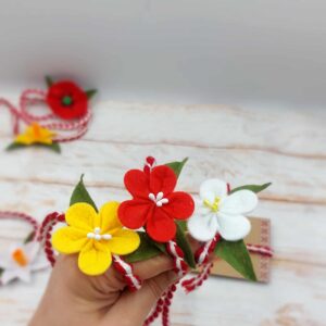 Мартеница за ръка "Цвете" червено