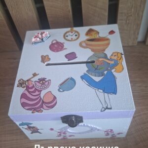 Дървена касичка